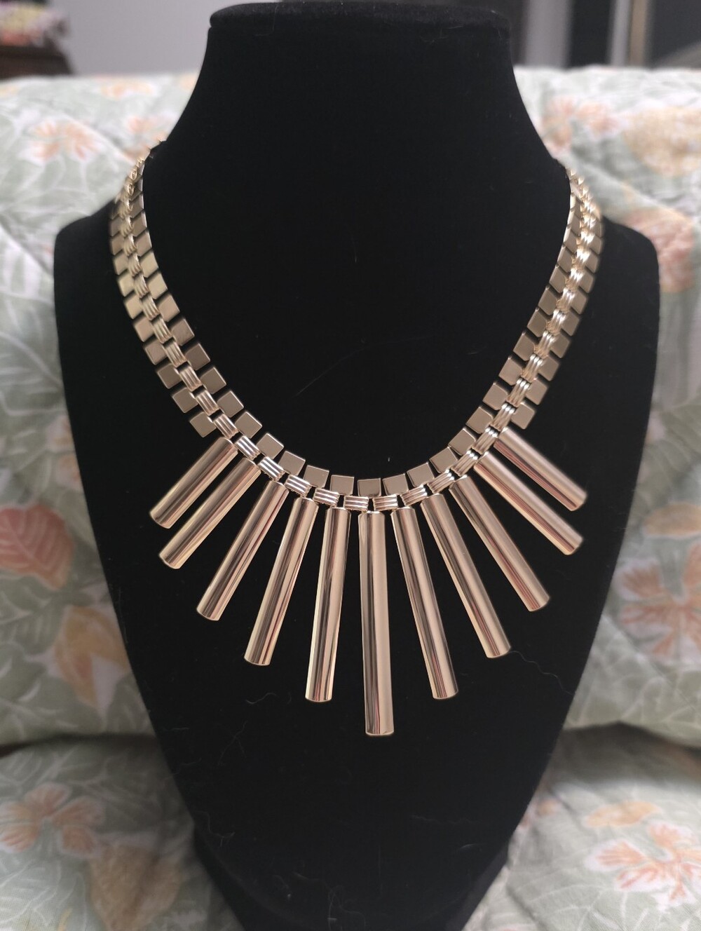 VINTAGE PARK LANE CLEOPATRA BOOK CHAIN GOLD TONE METAL GRADUATING SHINY NECKLACE